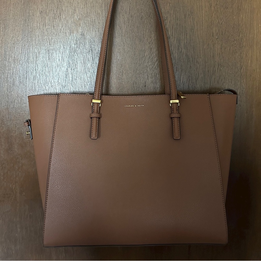 Charles and Keith Sansa Tote